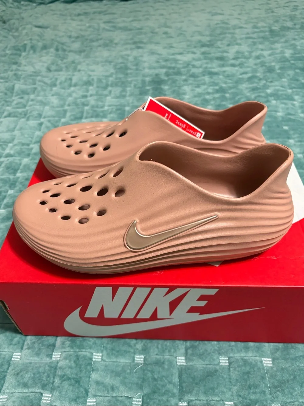 Nike ReactX Rejuven8 Women’s Rose Gold Slides Shoes Size 11 HV5062-602